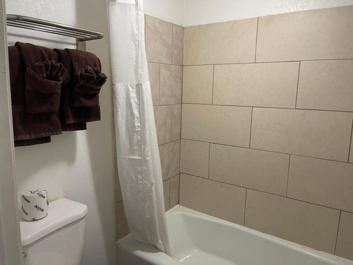 Hotel Eastin Atchison 外观 照片